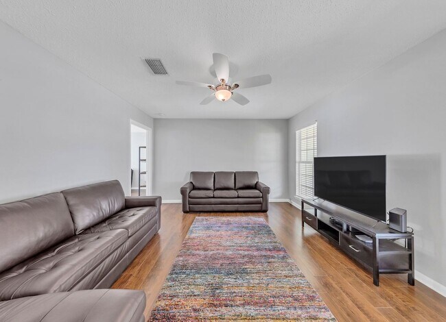 Building Photo - Beautiful 3 Bedroom in Fort Walton Beach