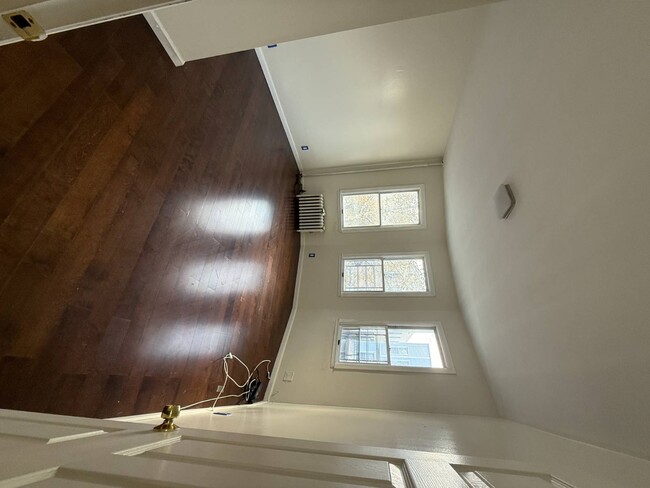 Building Photo - 1722 Hunt Ave