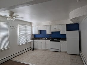 Building Photo - 23 1/2 Church St