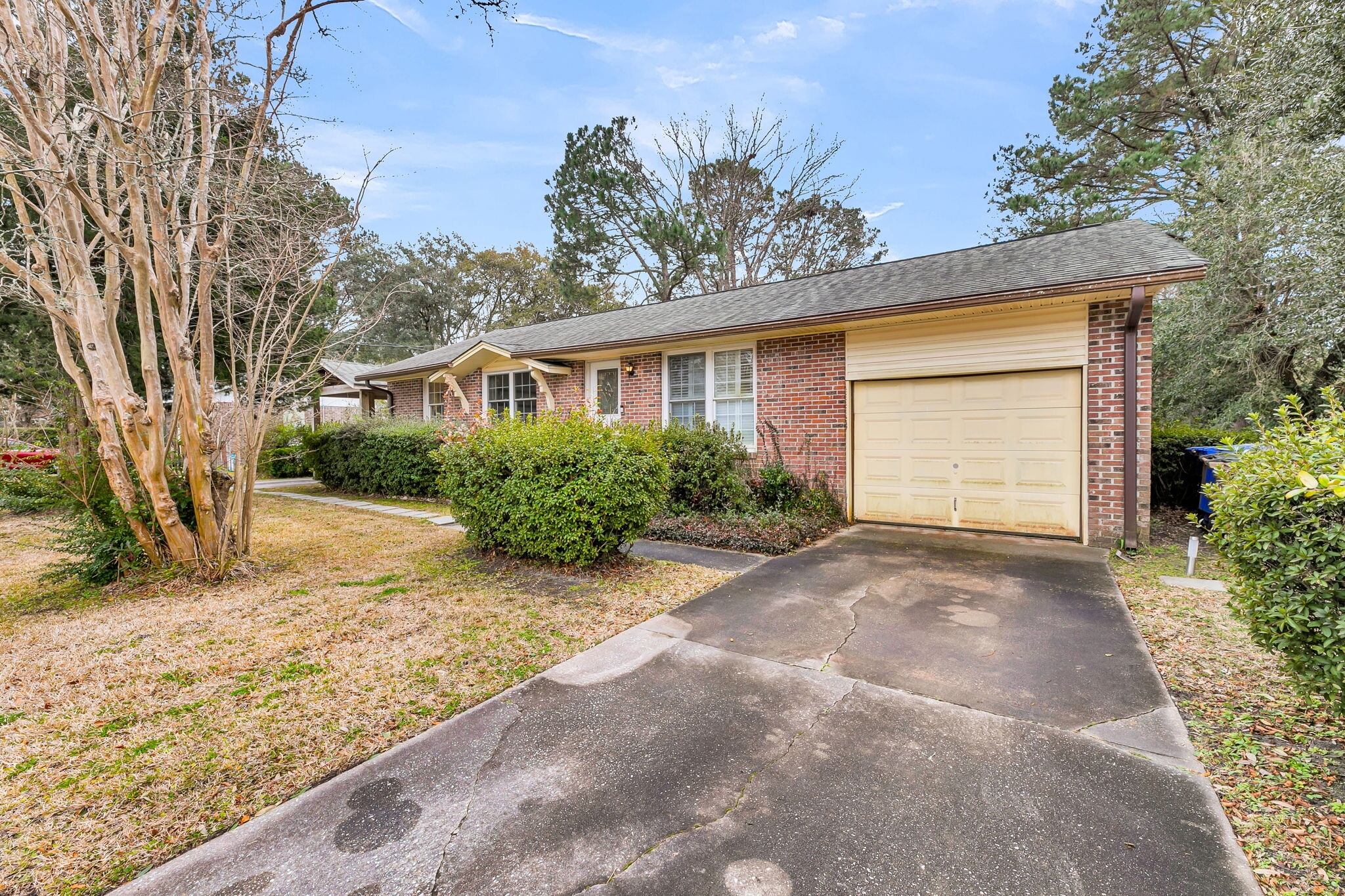 Building Photo - 1417 Rainbow Rd