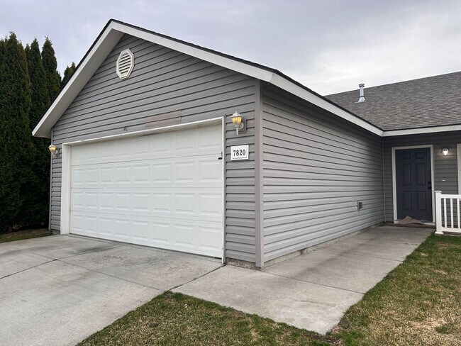 Building Photo - 7820 Three Rivers Dr