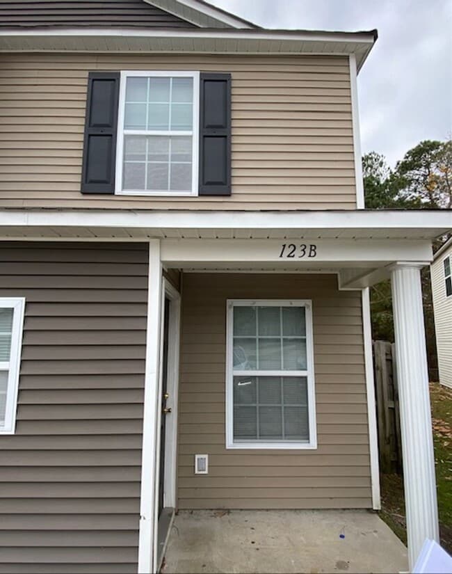 Building Photo - 3bd/2.5ba Townhouse in Northeast Columbia -