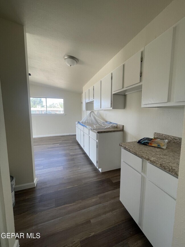 Building Photo - 4449 Finch Way