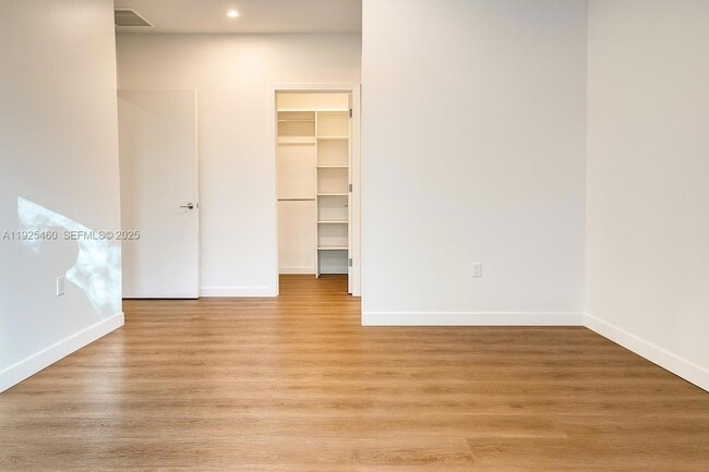 Building Photo - 1950 Fletcher St