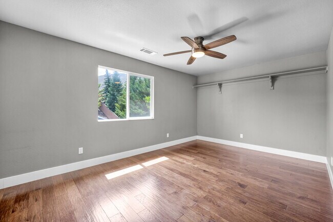 Building Photo - 4360 Great Falls Loop