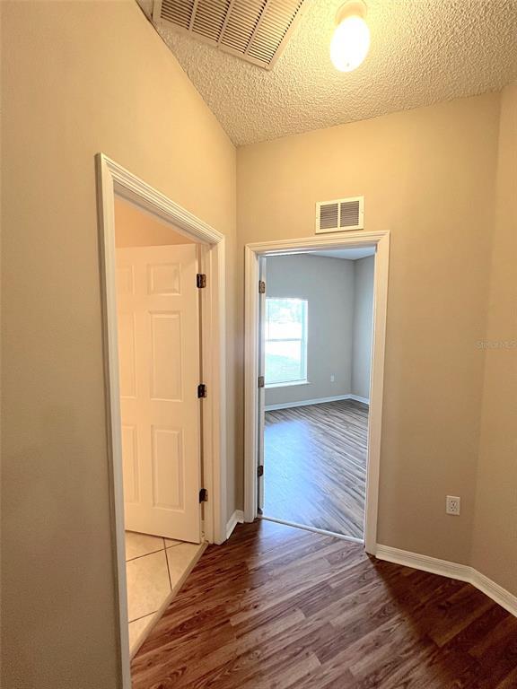 Building Photo - 36 Ripplewood Ln