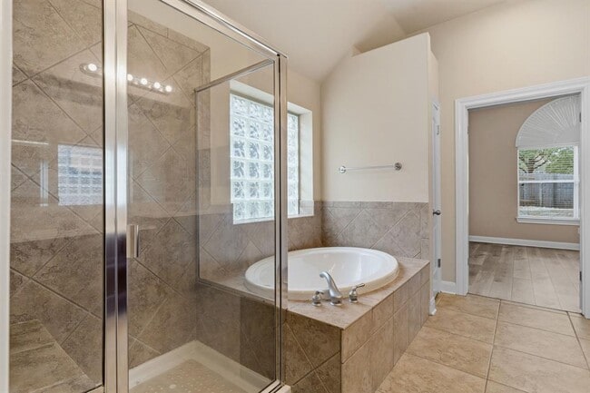 Building Photo - 7436 Bonniebrook Dr