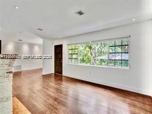 Building Photo - 400 NE 86th St