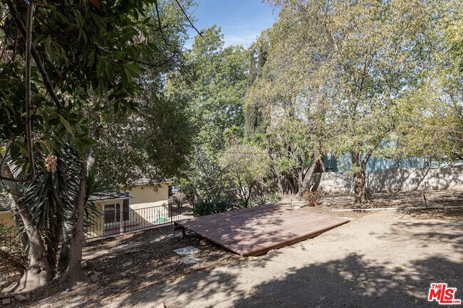 Building Photo - 2610 Griffith Park Blvd