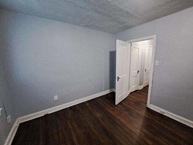 Building Photo - 3516 Ely Pl SE