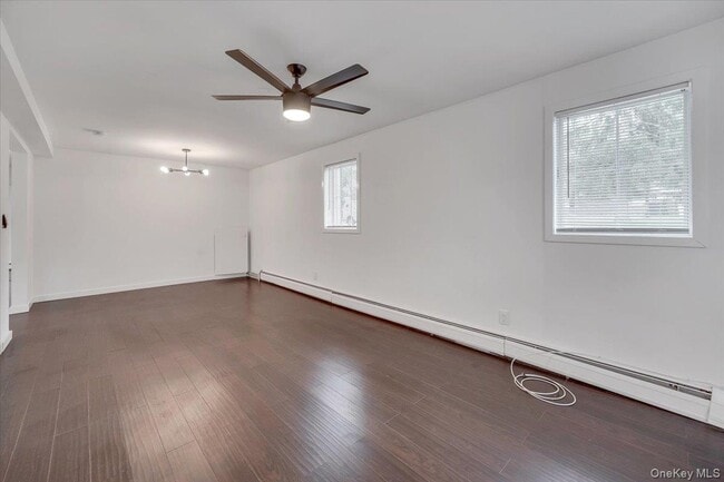 Building Photo - 10 Sandhage Dr