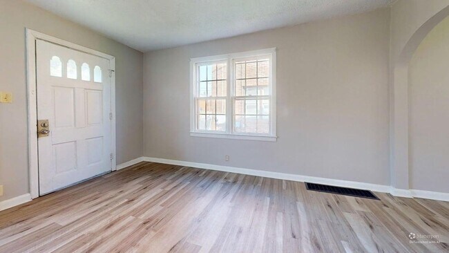 Building Photo - 1732 Spring Ave NE