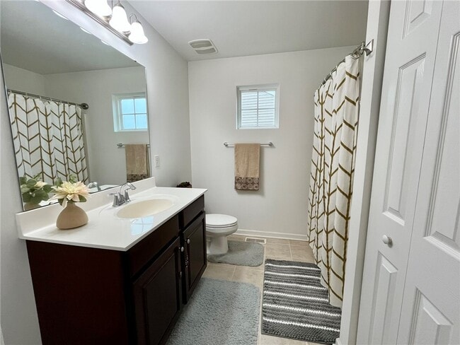Building Photo - 69 Coneflower Dr