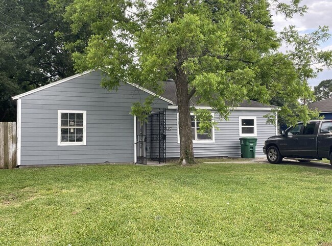 Primary Photo - 4914 Meadow Park Dr