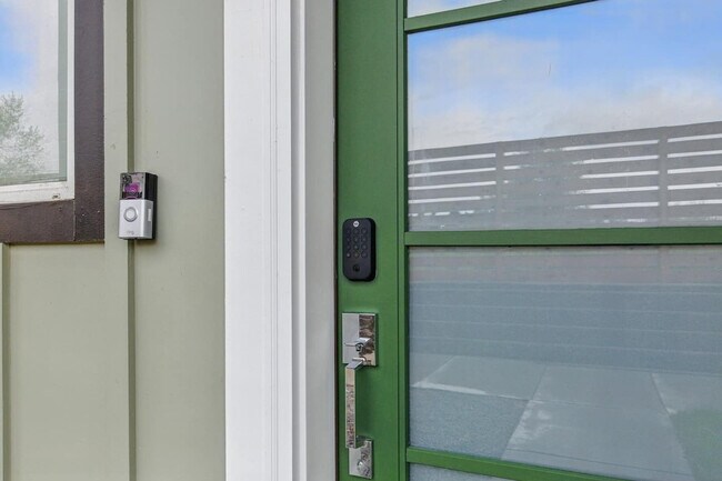 Building Photo - 6029 Benton St