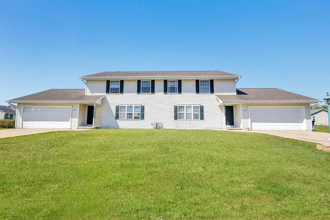 Building Photo - 465 W Green Bay St