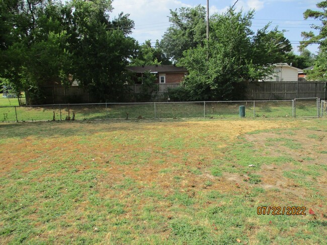 Building Photo - (4) Bed/(2.5) Bath in Core Norman Avail NO...