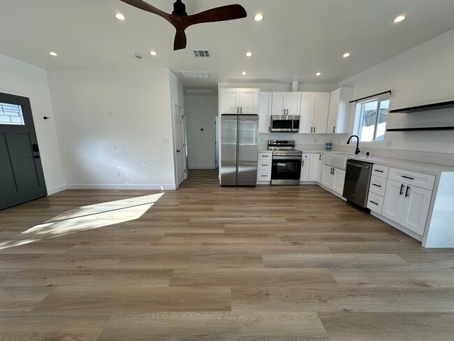 Building Photo - 3617 W Victory Blvd