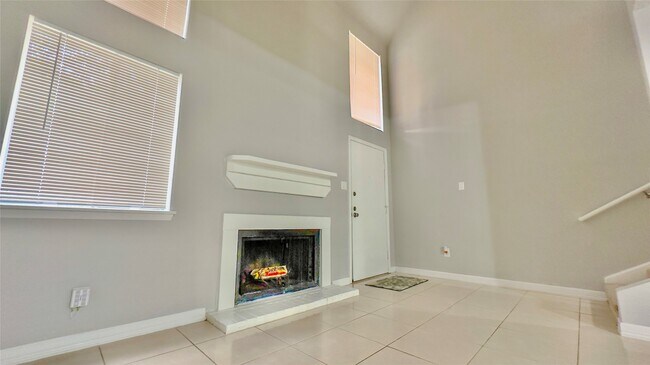 Building Photo - 6438 Alisa Ln