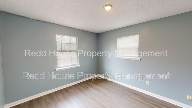 Building Photo - 111 Nann St