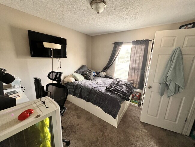 Building Photo - 14126 Econ Woods Ln