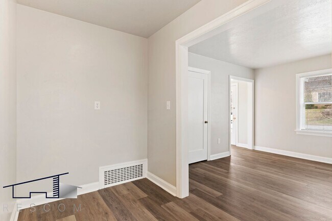 Building Photo - 2705 Polk Ave