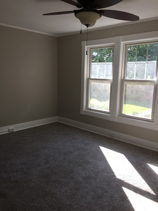 Building Photo - 3 Bedroom House for Rent