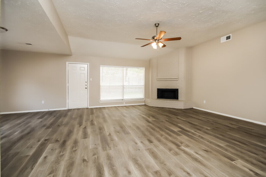 Building Photo - 21206 Waymare Ln
