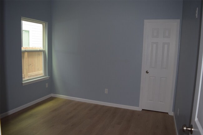 Building Photo - 331 Tite St