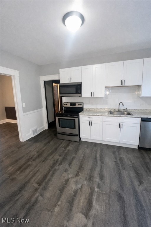 Building Photo - 4415 Pearse Ave