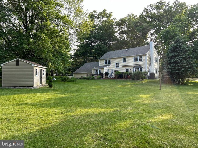 Building Photo - 5 Cedar Woods Dr