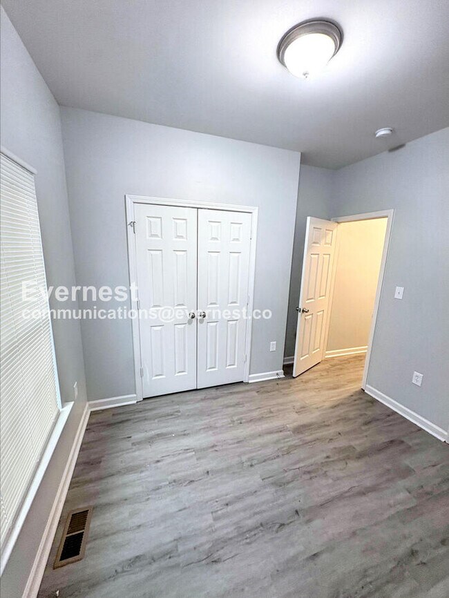 Building Photo - 4 Bed, 3 Bath Home with Off-Street Parking / Pet-Friendly / Coming Soon!