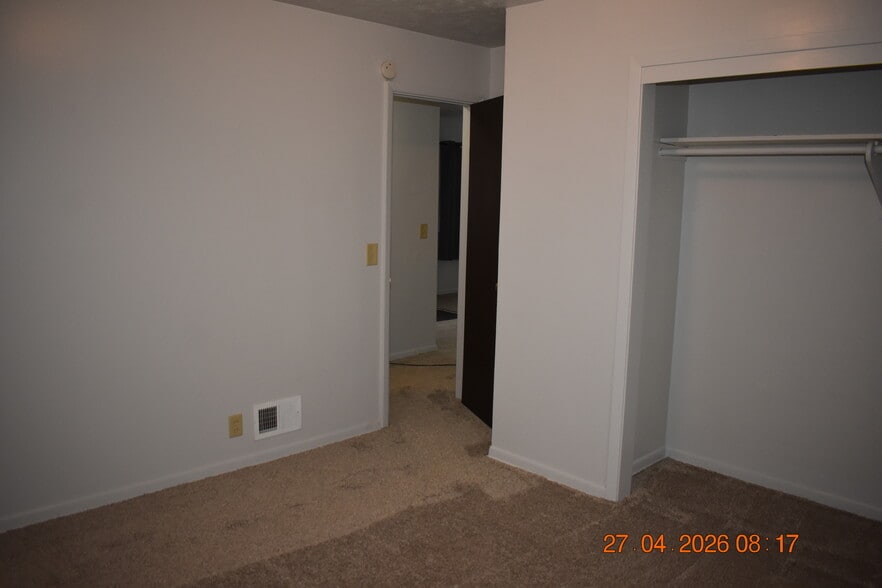 Building Photo - 4616 Grand Ave