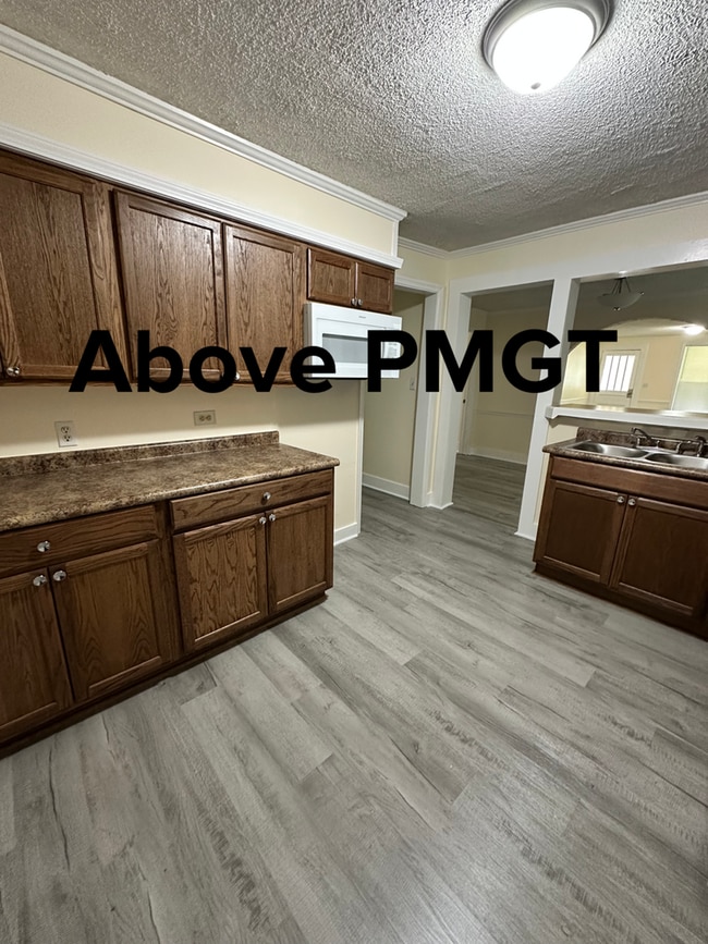 Building Photo - 3 bed, 2 bath remodeled home