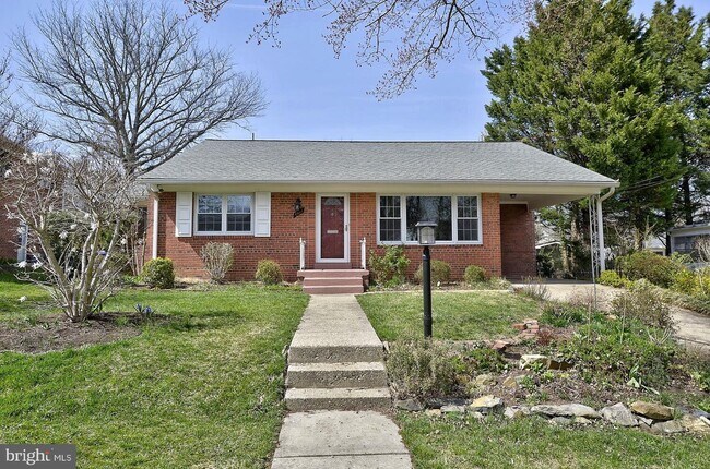 Building Photo - 4503 Gretna St