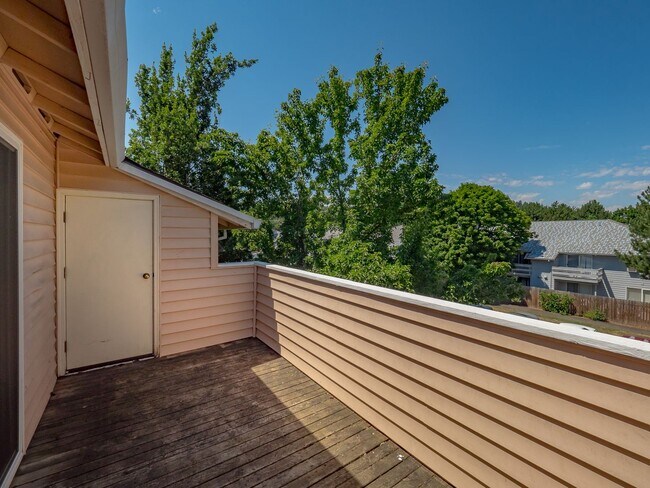 Building Photo - A New Wave of Living Here At Powell Court Apartments!