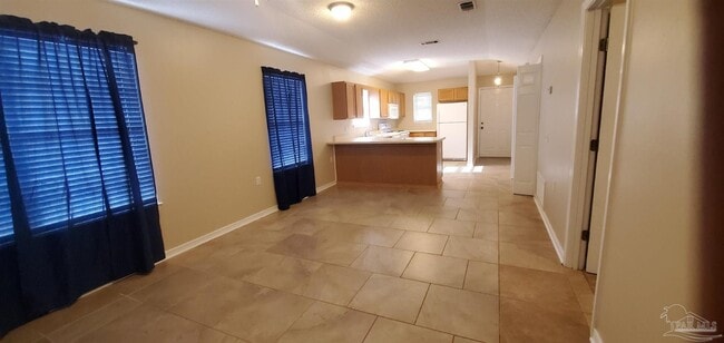 Building Photo - 2520 Trailwood Dr