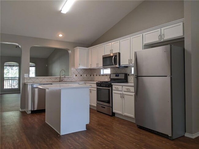 Building Photo - 1513 Big Bend Dr