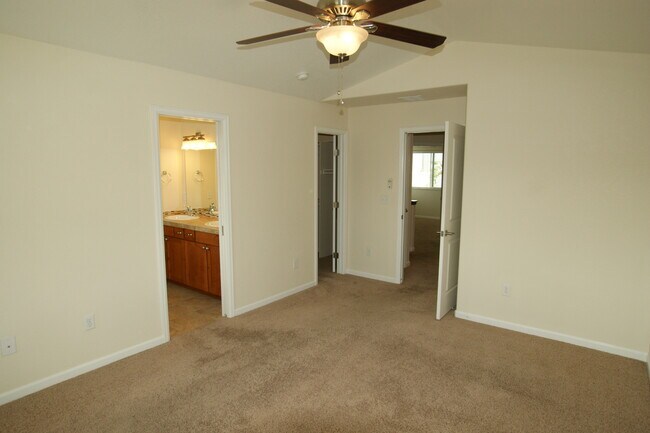 Building Photo - 426 Saint Ida Cir