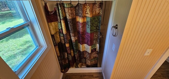 Building Photo - Cutie in the Country