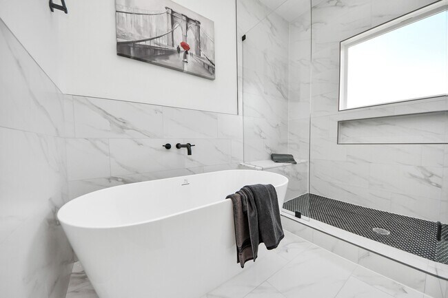 Building Photo - 2430 Harrington St