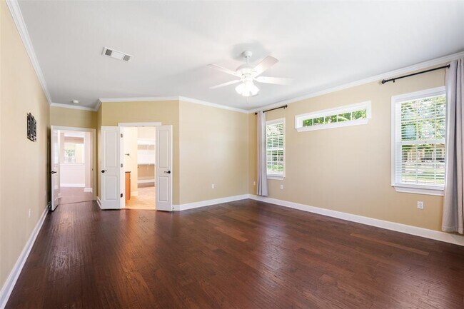 Building Photo - 202 River Rock Dr