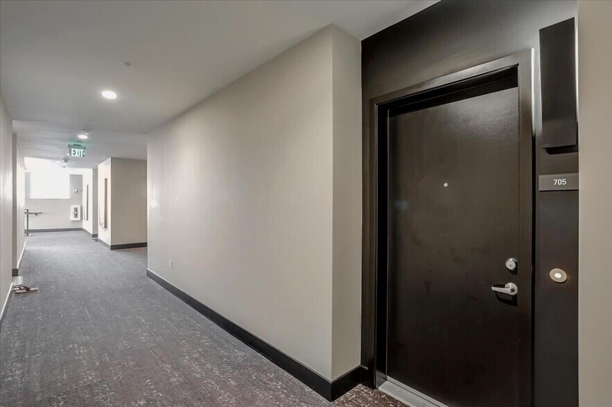 Building Photo - 3578 Rambla Place