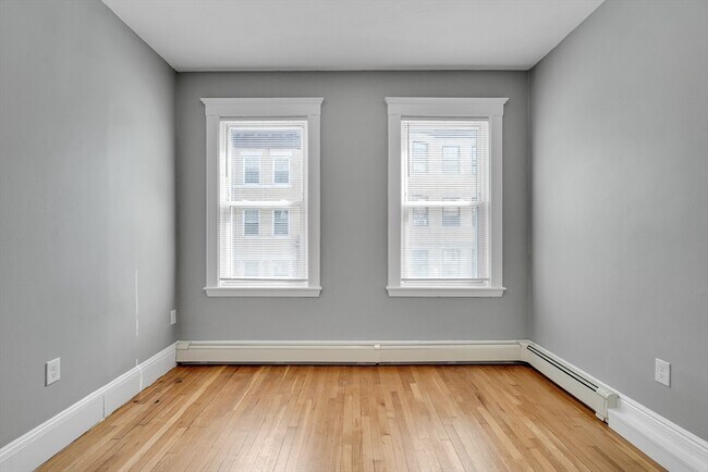 Building Photo - 142 Sutherland Rd