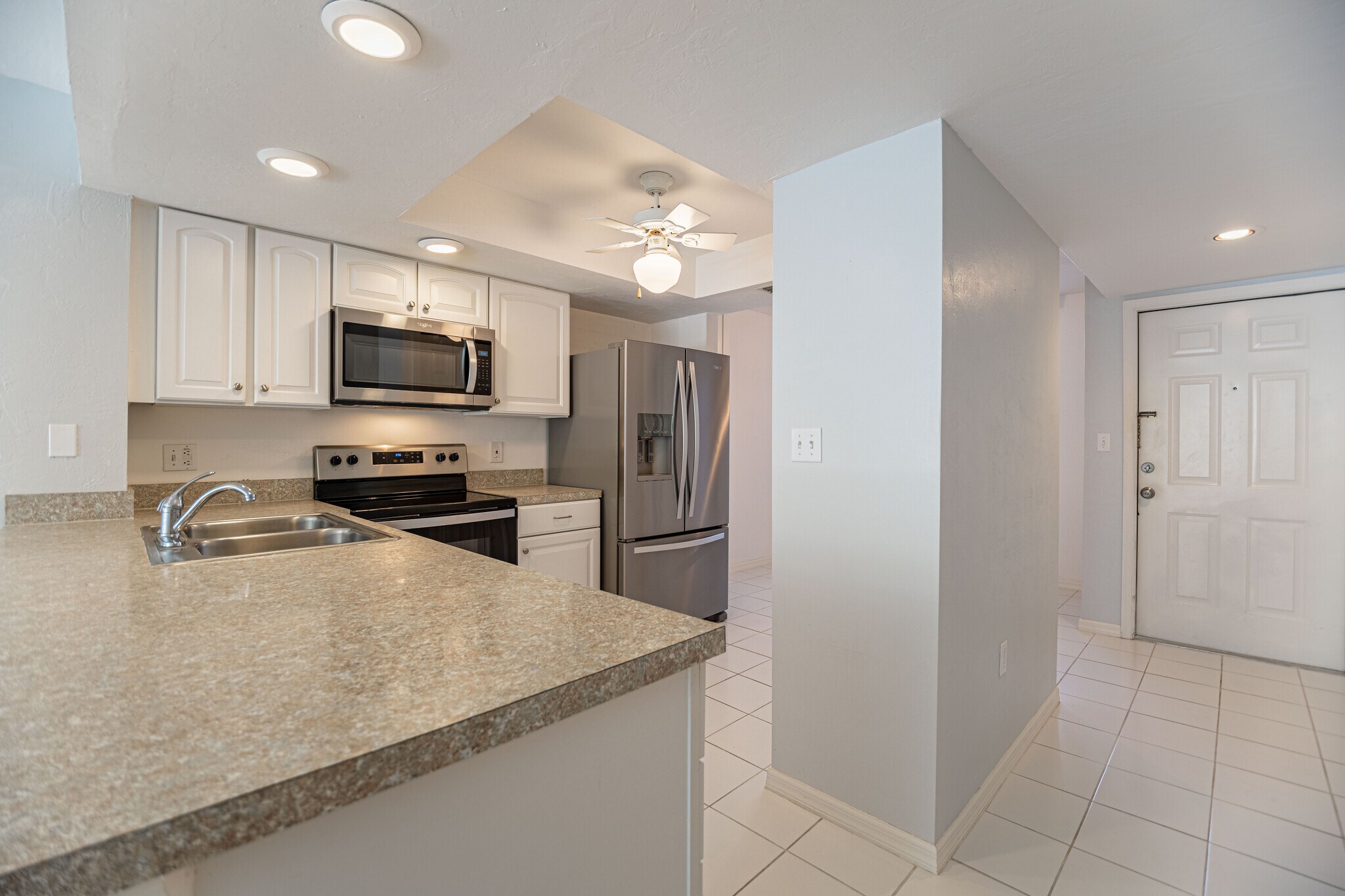 KITCHEN - 290 Naples Cove Dr