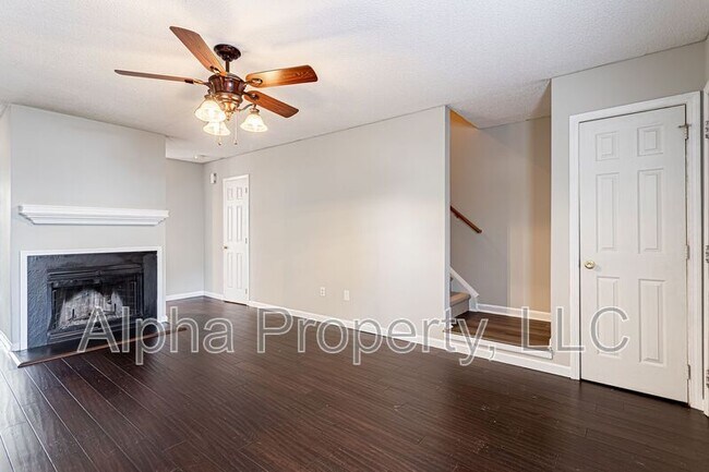 Building Photo - 105 Brushy Hollow Ln