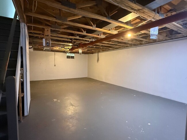 Building Photo - Townhome in Aston, PA