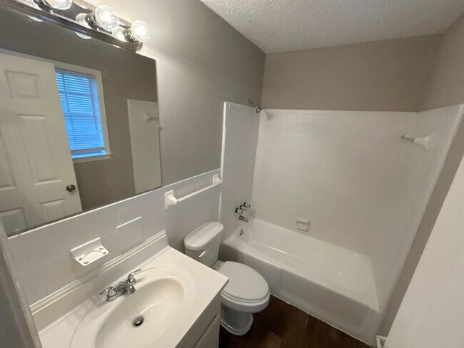 Building Photo - 3064 Greenbranch Dr