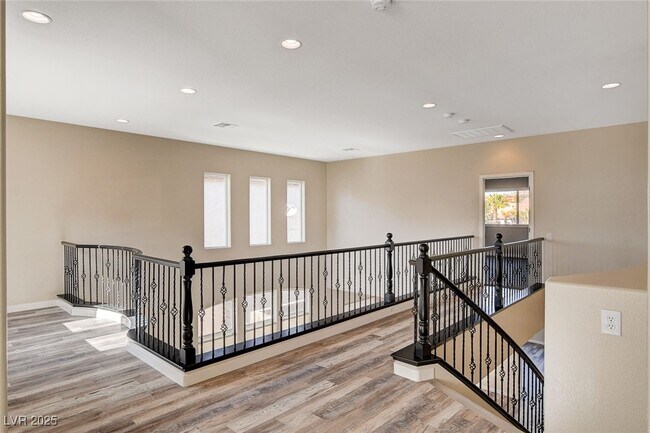 Building Photo - 2536 Sturrock Dr