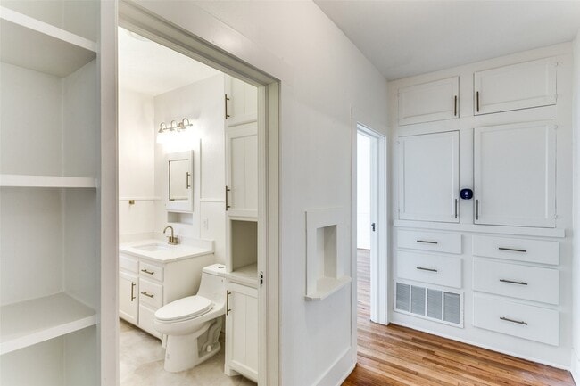 Building Photo - 4601 Pershing Ave